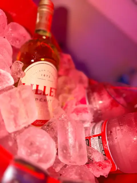 Lillet auf Eis an der Bar