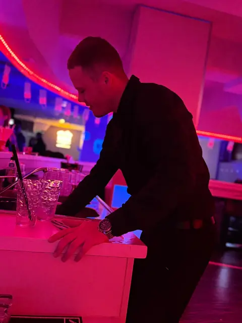 An der Bar im PHOENIXX